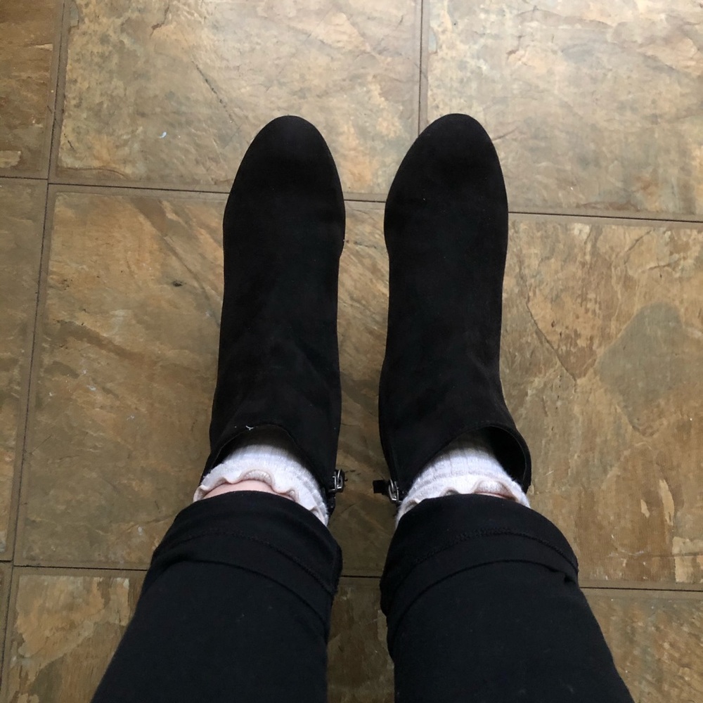 Black lil Booties 👢